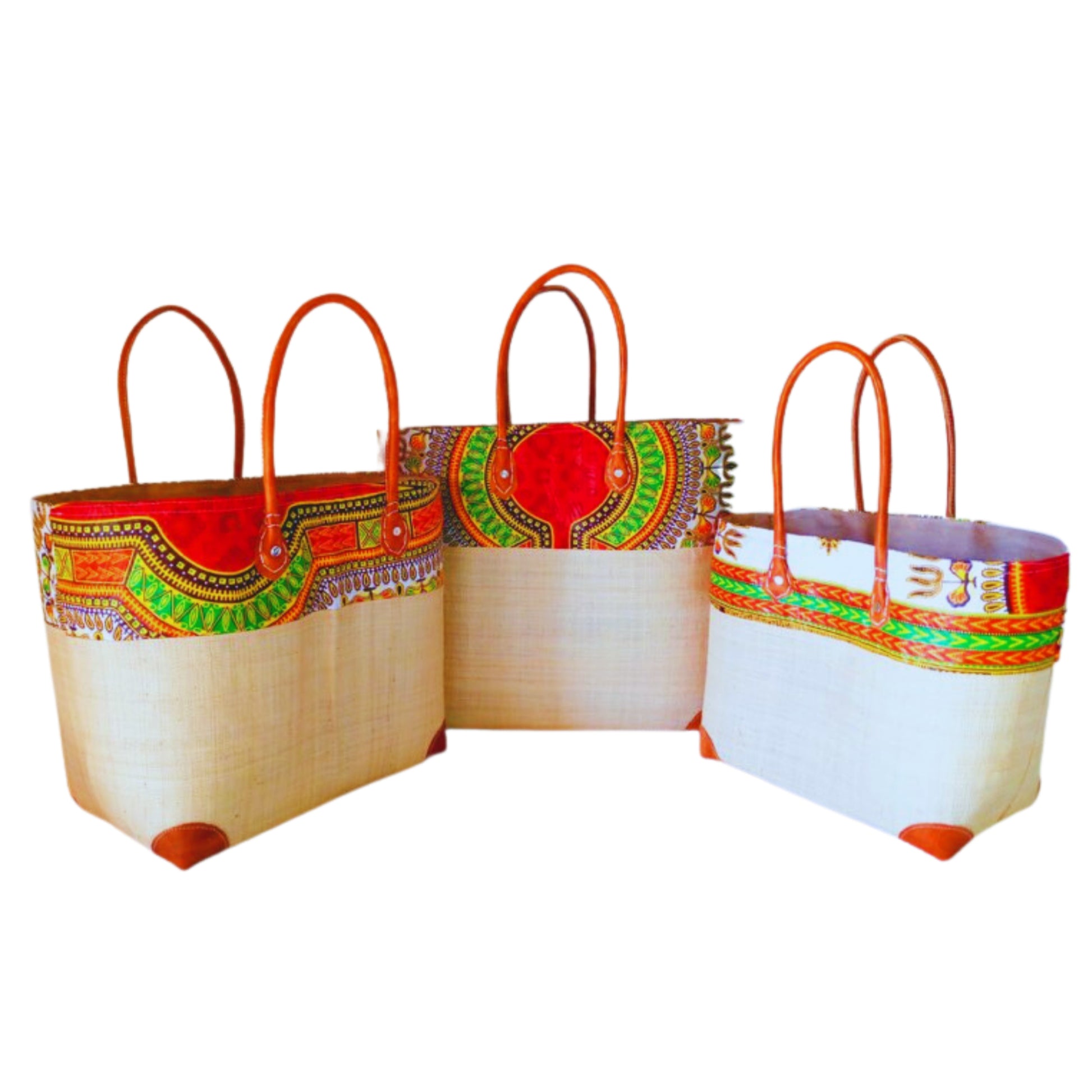 NatsNco handmade raffia women beige basket with motifs and leather handle and drawstring for closure. Made in Madagascar