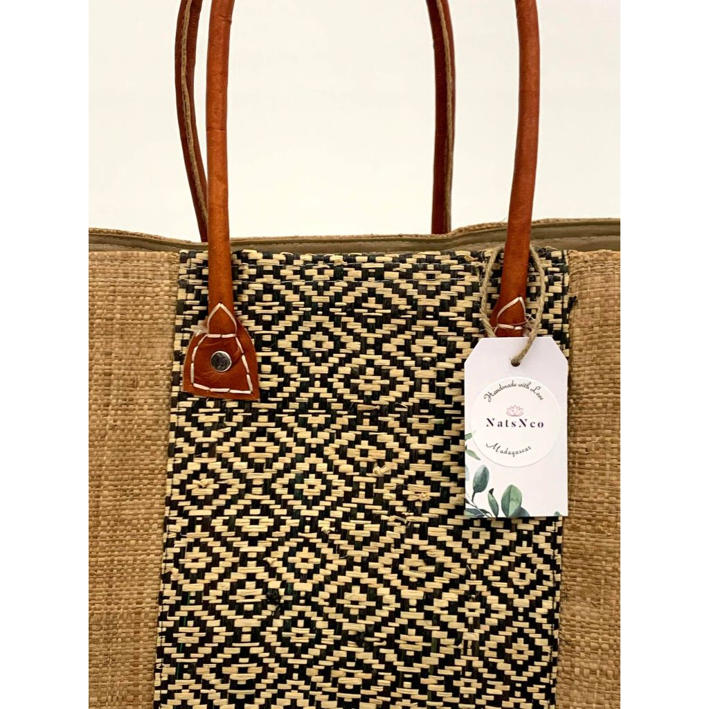 Handmade beige raffia women's classy handbag with boho design,pockets & leather handle. Made in  Madagascar 