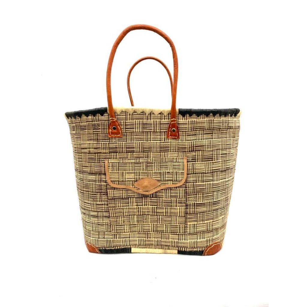 Handmade black raffia women's classy handbag with outside and inside pockets & leather handle. Made with love in Madagascar